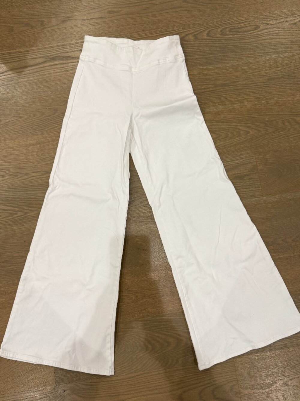 NWT Frame Jetset Denim Jeans - White fits up to size 28